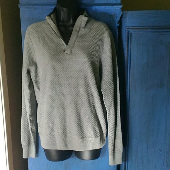 Perry Ellis Sweater. - Picture 1 of 4